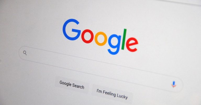Ekranda Google ana sayfası