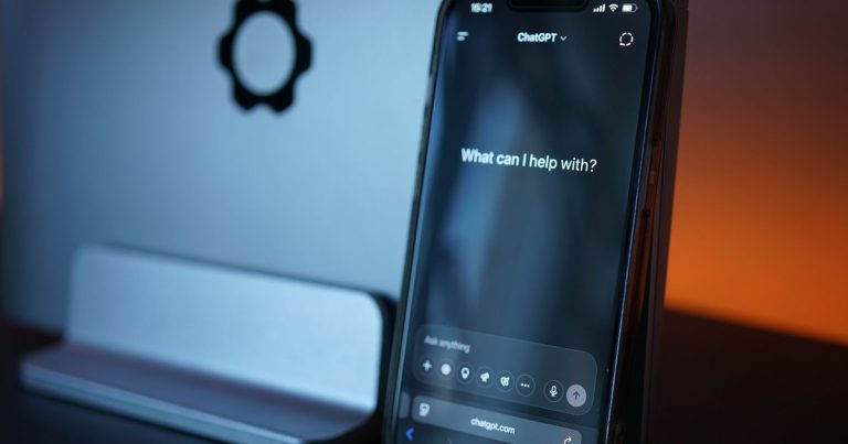 Akıllı telefonda yapay zeka sohbet ekranı